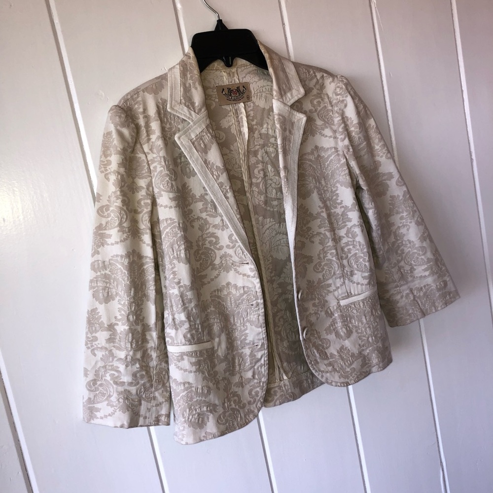 Blazer - Picture 2 of 6